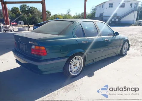 1997 BMW M3 z USA, uszkodzony, nr VIN WBSCD0329VEE11417